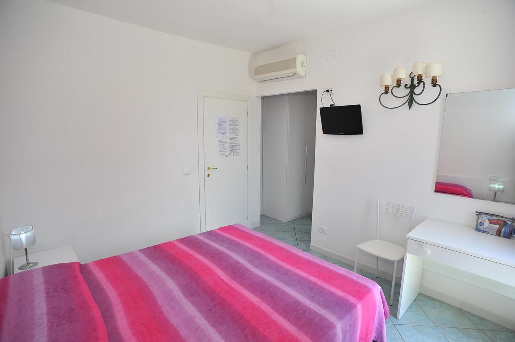 Albergo Dei 10 Colori Procchio  Bagian luar foto
