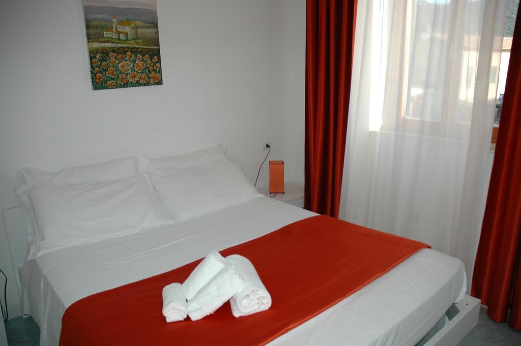 Albergo Dei 10 Colori Procchio  Bagian luar foto