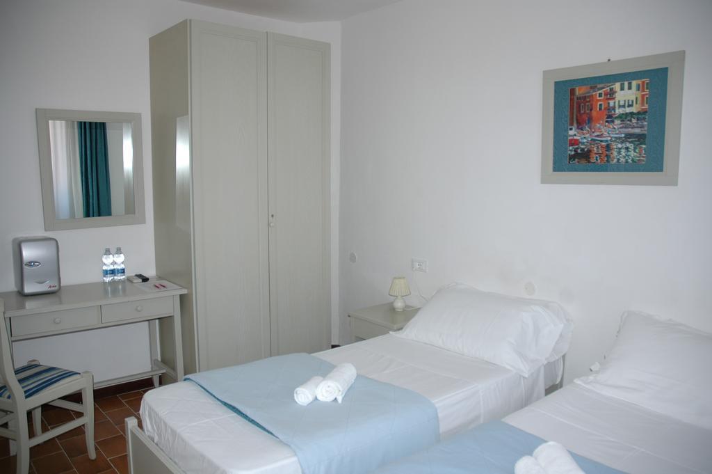 Albergo Dei 10 Colori Procchio  Bagian luar foto