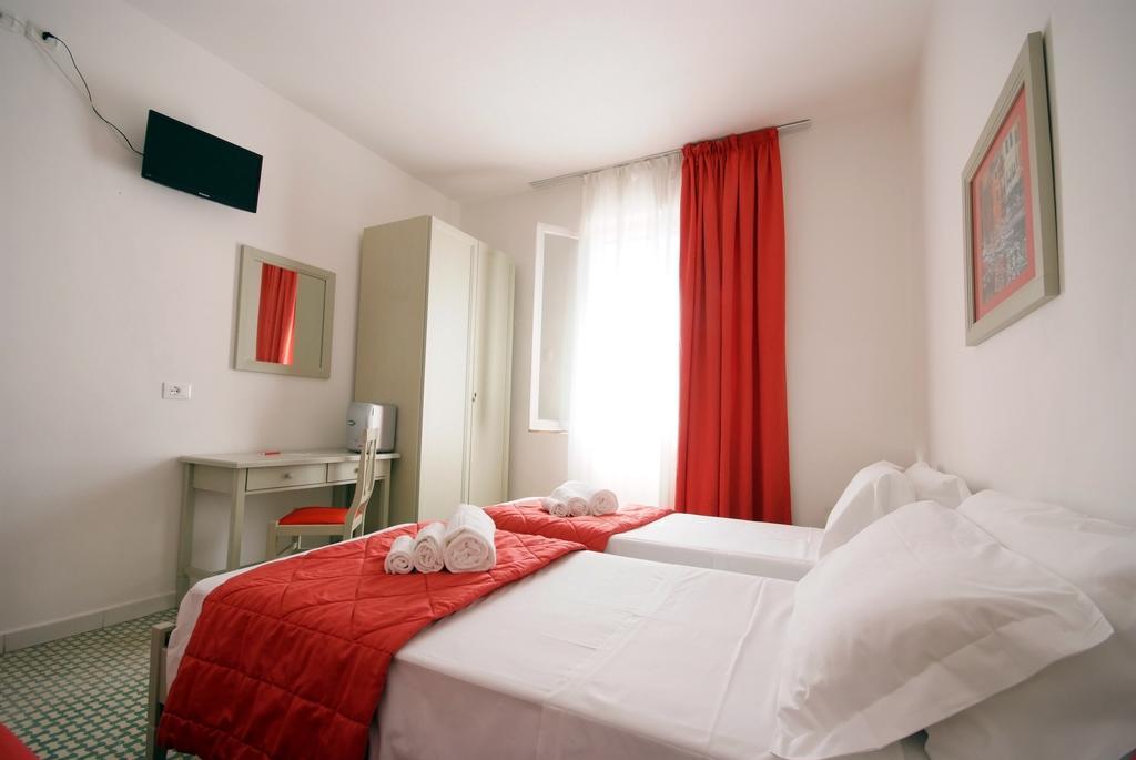 Albergo Dei 10 Colori Procchio  Bagian luar foto